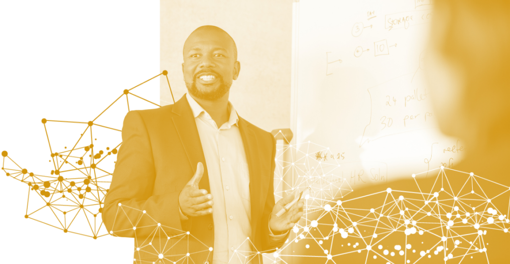 Bannière d'accueil "Training, notre expertise Formation" montrant un homme animant une session de formation